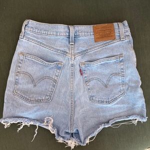 Levi’s light wash Ribcage Denim Shorts